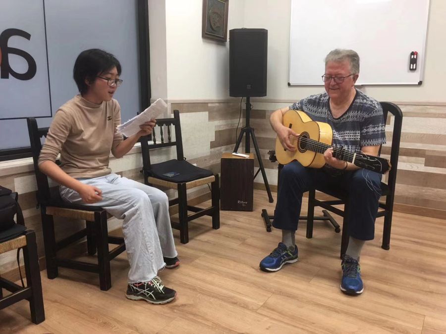 歌唱伴奏课